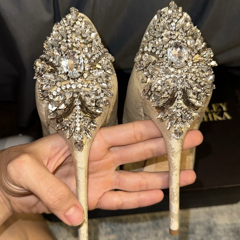BADGLEY MISCHKAY HEELS
